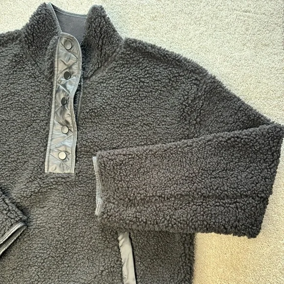 NWOT Athleta Warm Cozy Sherpa Quarter Snap Sweatshirt Pullover Black with Quilt - Picture 4 of 16